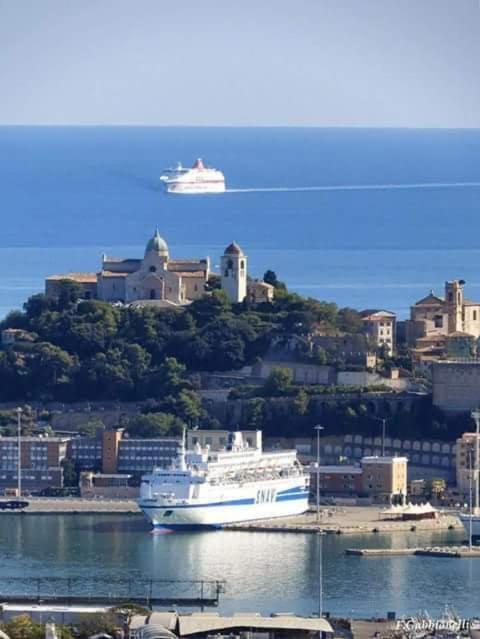 Vila Il Balcone Sul Corso Ancona Exteriér fotografie